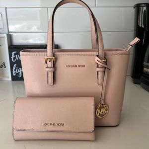 Michael Kors Baby Pink Wallet & Purse Set💗